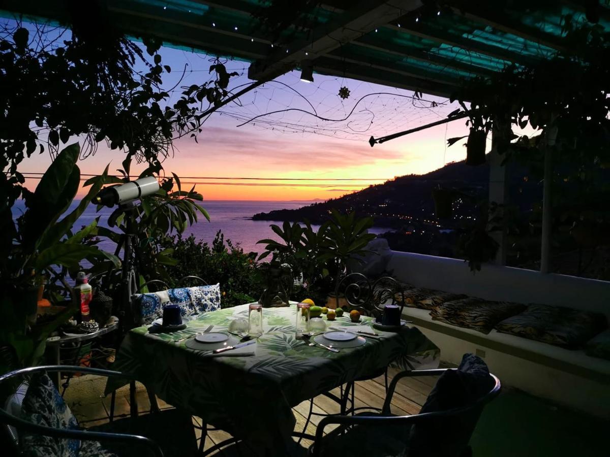 Romantic Casa Lorenzina Affittacamere Вентимиля Екстериор снимка
