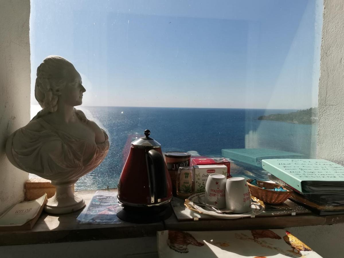 Romantic Casa Lorenzina Affittacamere Вентимиля Екстериор снимка