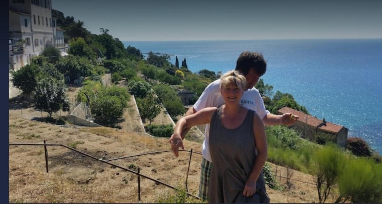 Romantic Casa Lorenzina Affittacamere Вентимиля Екстериор снимка